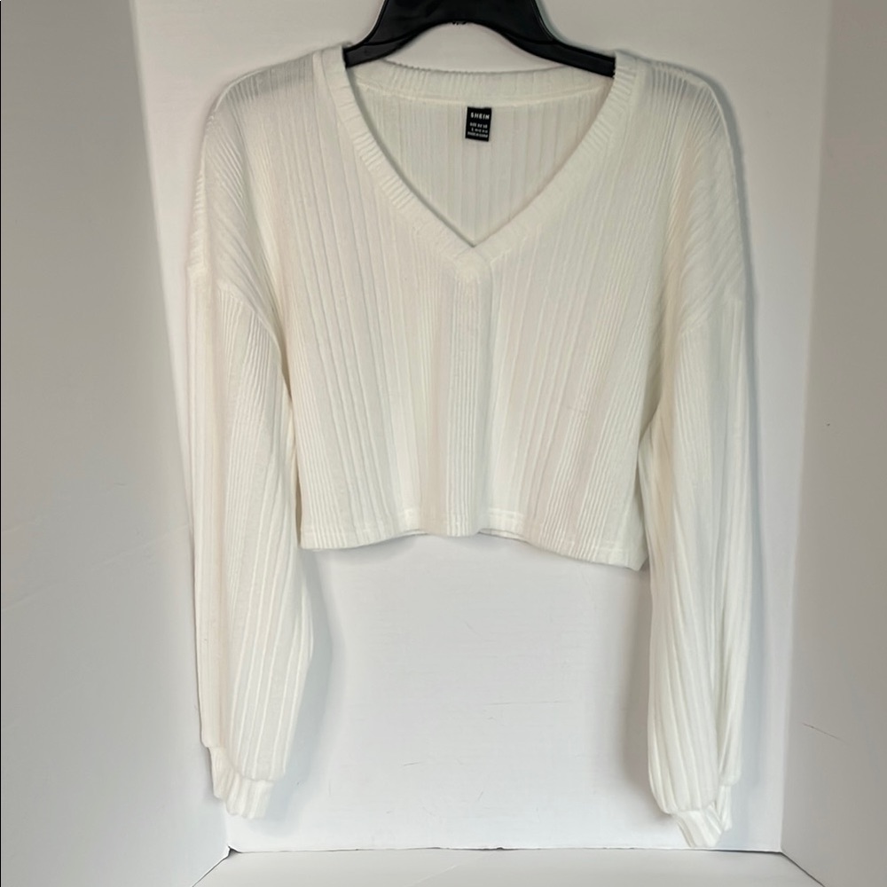SHEIN very soft white V-Neck Ribbed, cropped, long sleeves sweater size L